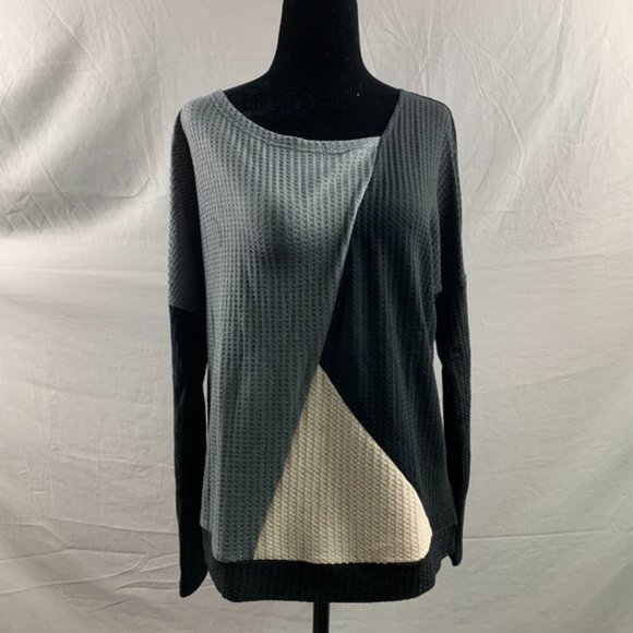 Color Block Asymmetrical Neck Tee - Picture 6 of 6